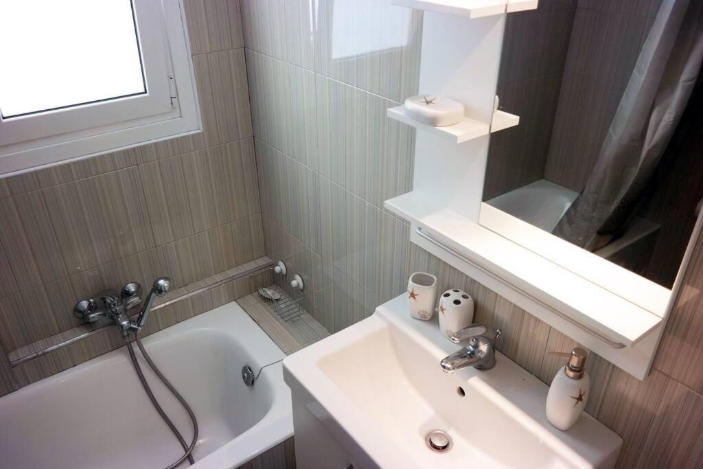 Acropolis View Apartment Near Metro Афины Экстерьер фото